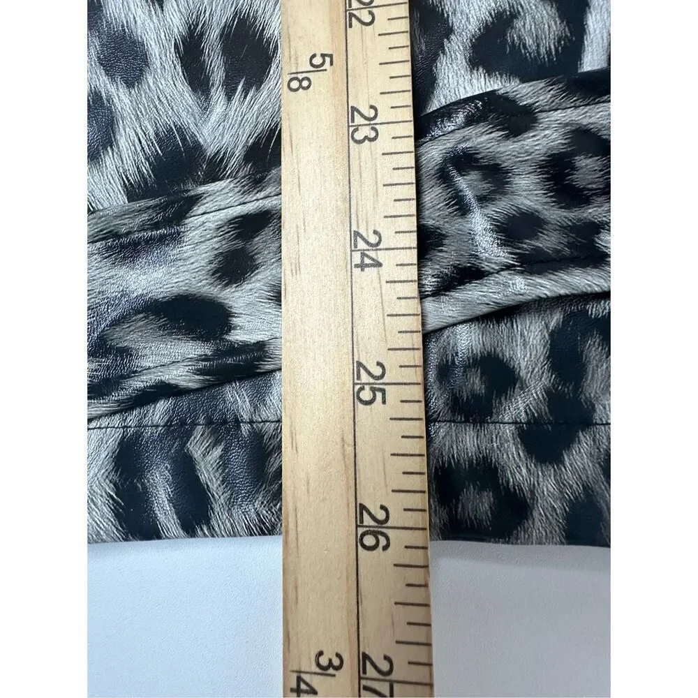 NWT MAN Boohoo Women Animal Print Polyurethane Zip Rein Jacket Size XXL Belted